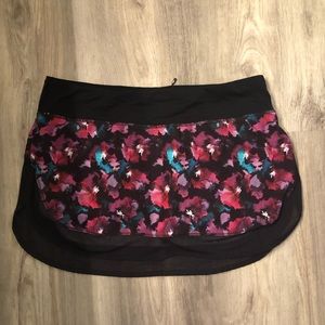 Size 8 Lululemon Floral Hotty Hot skirt